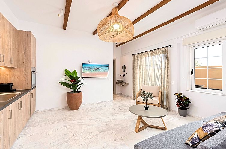Vakantiehuis mit Privatpool für 24 Personen in Paralia Kour