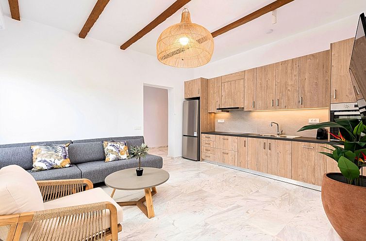 Vakantiehuis mit Privatpool für 24 Personen in Paralia Kour