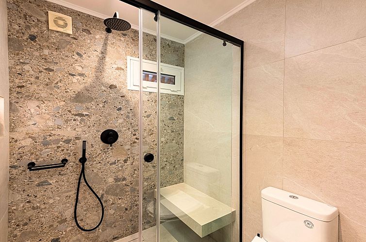 Vakantiehuis mit Privatpool für 24 Personen in Paralia Kour