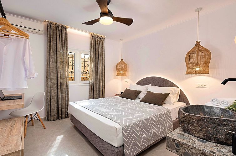 Vakantiehuis mit Privatpool für 24 Personen in Paralia Kour