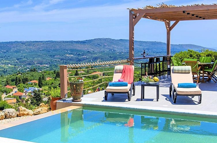 Vakantiehuis Villa Vardis mit beheiztem Pool