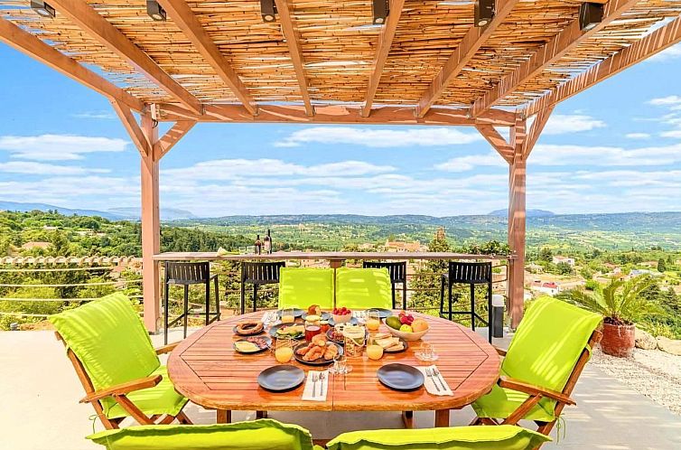 Vakantiehuis Villa Vardis mit beheiztem Pool
