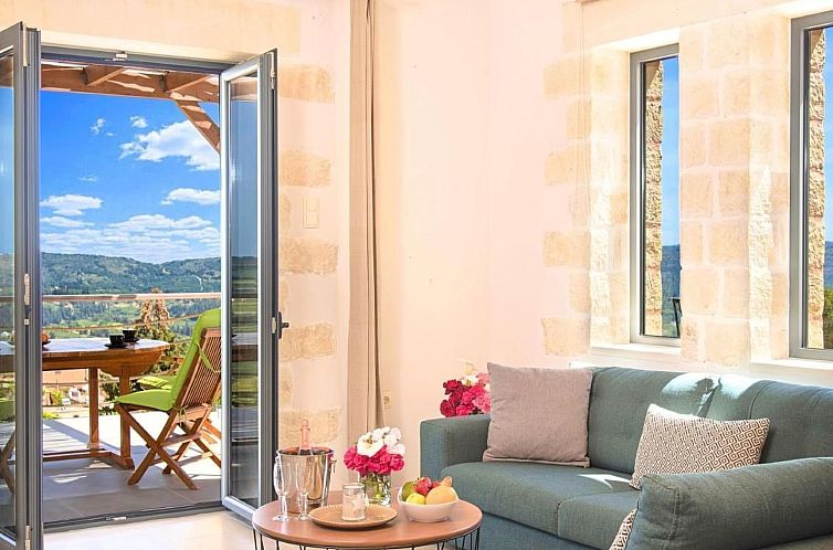 Vakantiehuis Villa Vardis mit beheiztem Pool