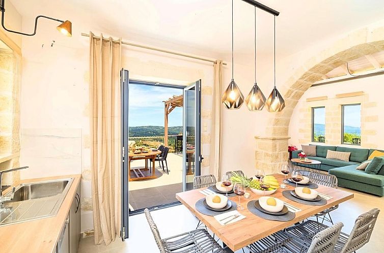 Vakantiehuis Villa Vardis mit beheiztem Pool
