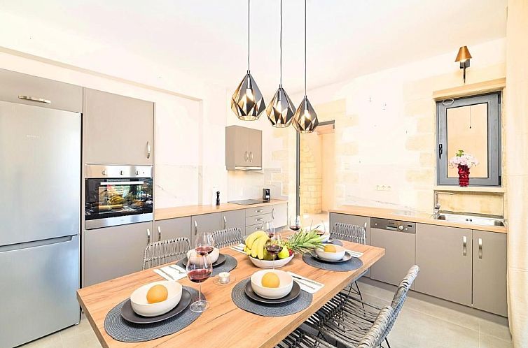 Vakantiehuis Villa Vardis mit beheiztem Pool