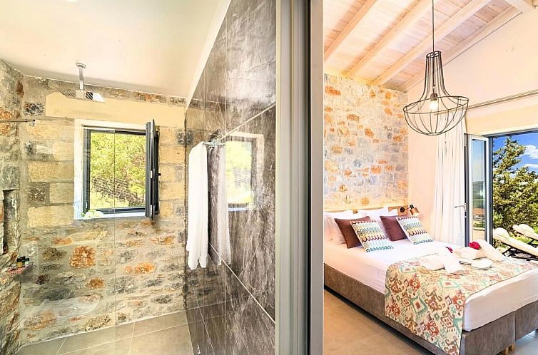 Vakantiehuis Villa Vardis mit beheiztem Pool