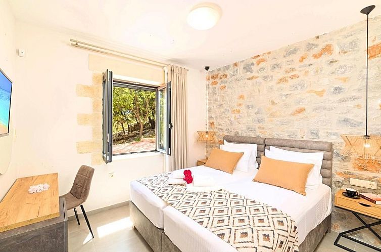 Vakantiehuis Villa Vardis mit beheiztem Pool