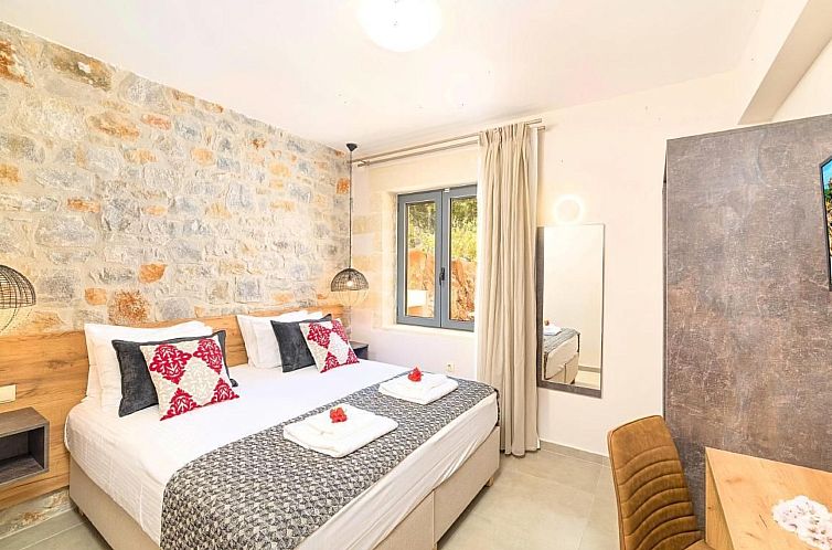 Vakantiehuis Villa Vardis mit beheiztem Pool