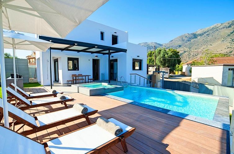 Vakantiehuis Ferienvilla "Perla Bianca" mit beheiztem Pool