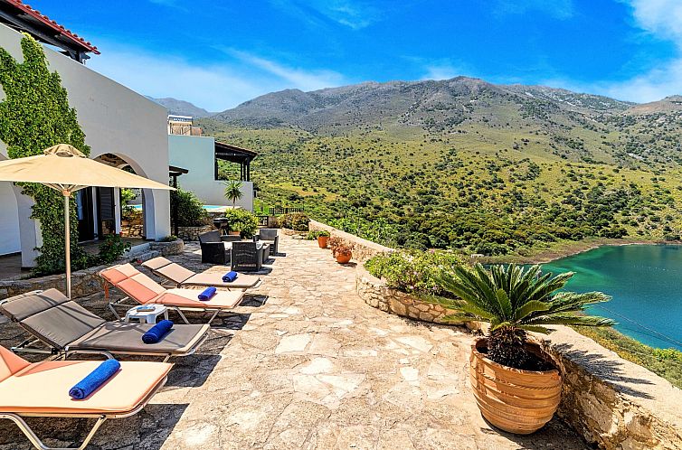 Vakantiehuis in Kavallos mit großer Terrasse