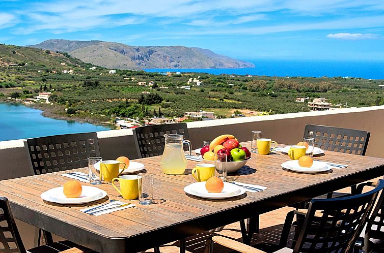 Vakantiehuis in Kavallos mit großer Terrasse