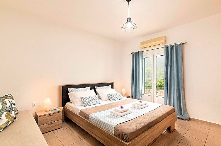 Vakantiehuis in Kavallos mit großer Terrasse