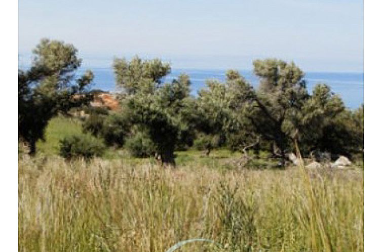Kavel in Agia Paraskevi