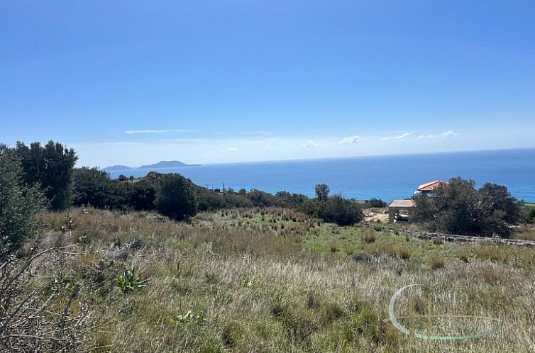 Kavel in Agia Paraskevi