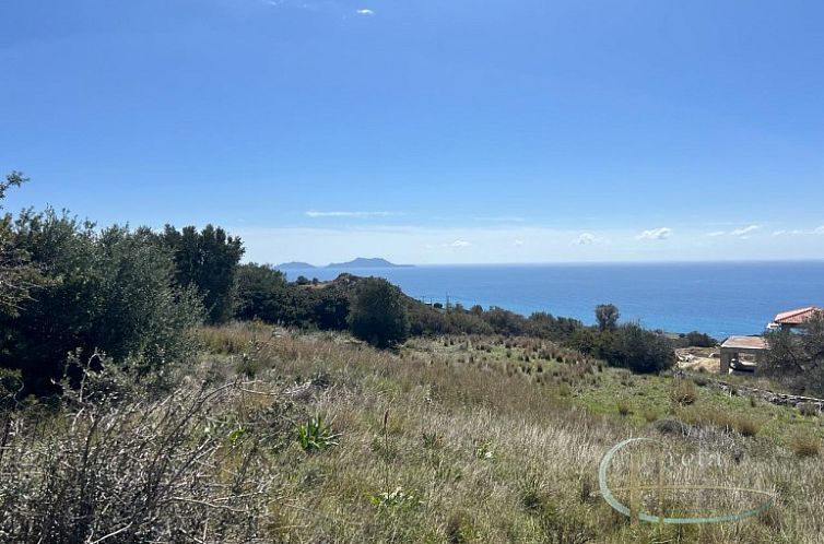 Kavel in Agia Paraskevi