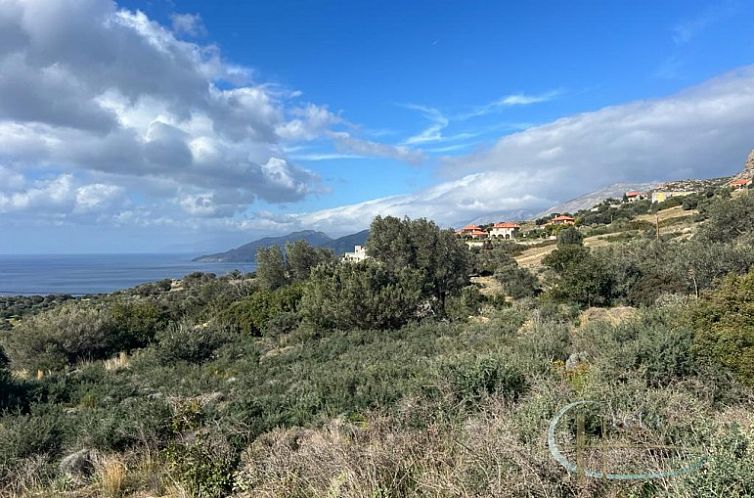 Kavel in Agia Paraskevi