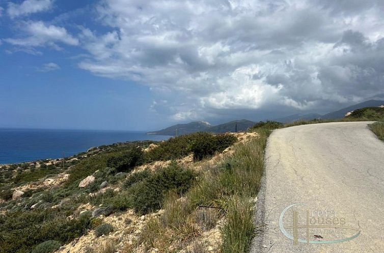 Kavel in Agia Paraskevi