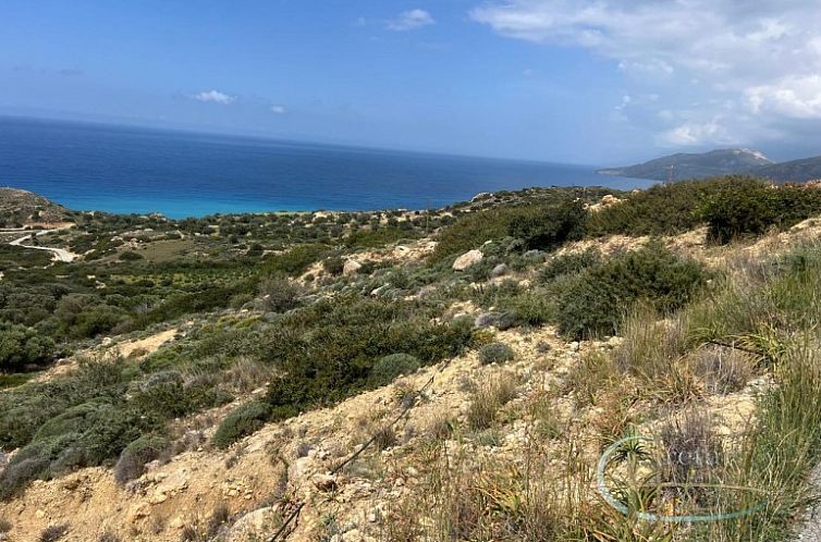 Kavel in Agia Paraskevi