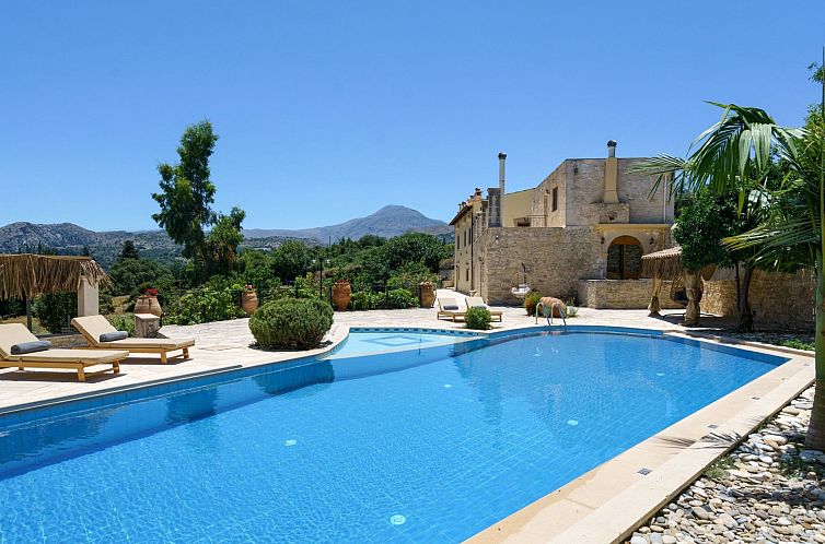 Vakantiehuis Neue Villa Myre 3, Privater Pool und 3 Wohnunge