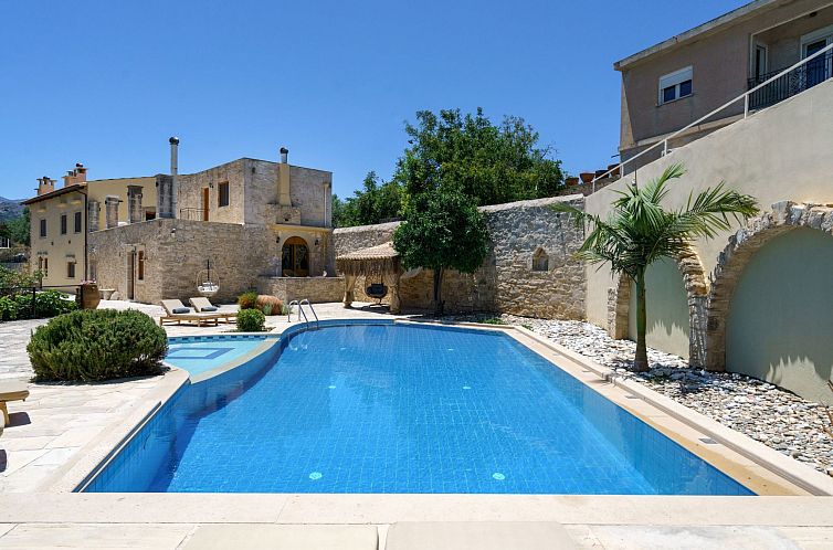 Vakantiehuis Neue Villa Myre 3, Privater Pool und 3 Wohnunge