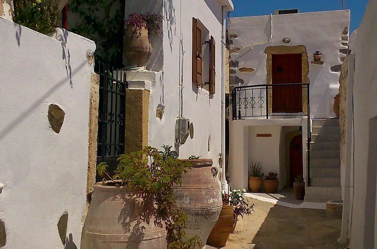 Vakantiehuis in Pefki mit Terrasse und Grill