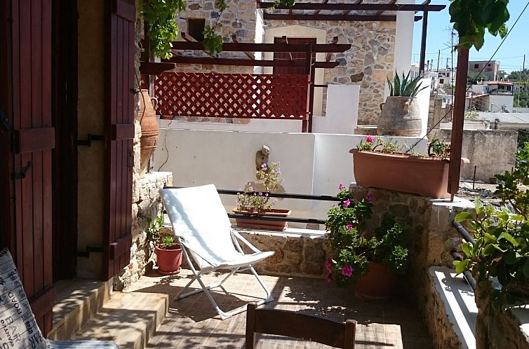 Vakantiehuis in Pefki mit Terrasse und Grill