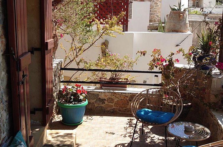 Vakantiehuis in Pefki mit Terrasse und Grill