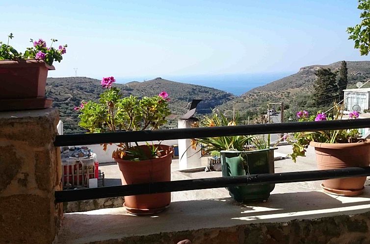 Vakantiehuis in Pefki mit Terrasse und Grill