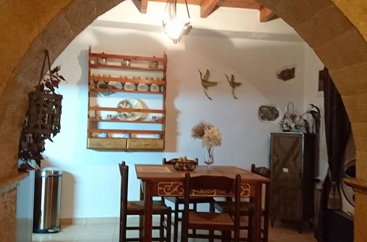 Vakantiehuis in Pefki mit Terrasse und Grill