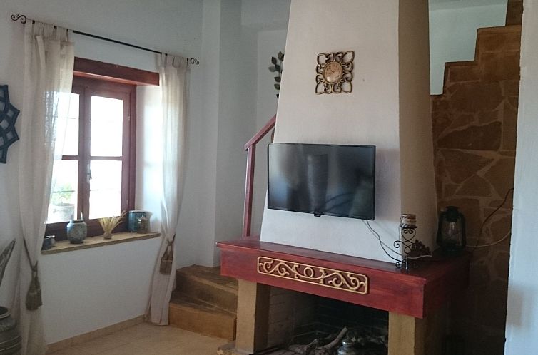 Vakantiehuis in Pefki mit Terrasse und Grill