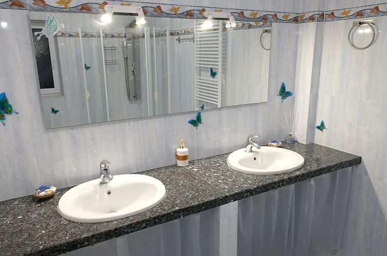 Vrijstaande woning in Skaleta