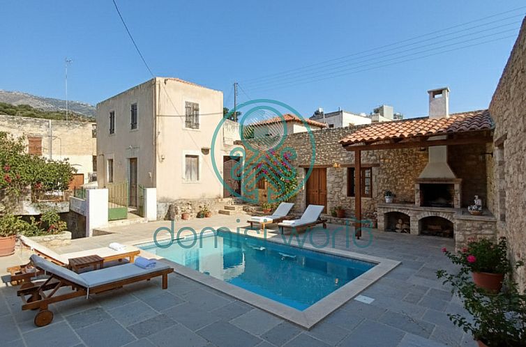 Geschakelde woning in Tilisos