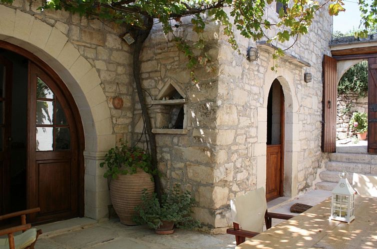 Vakantiehuis in Douliana mit Großem Balkon