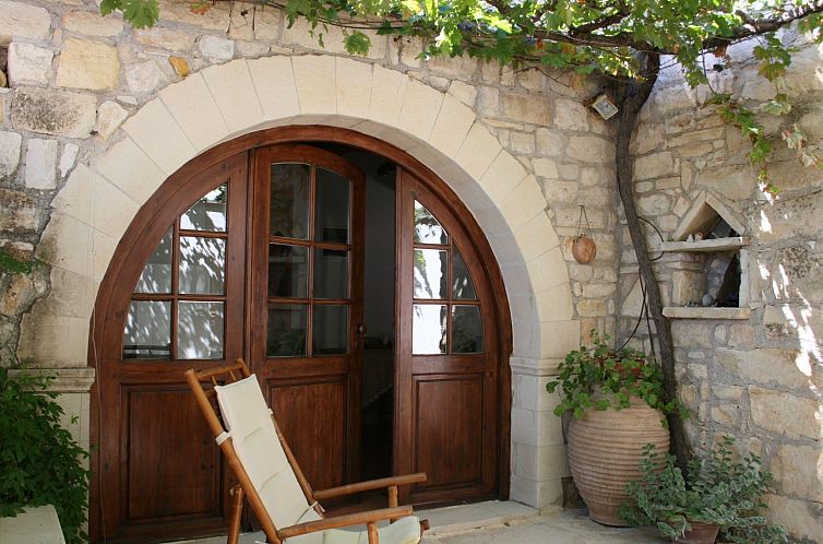 Vakantiehuis in Douliana mit Großem Balkon