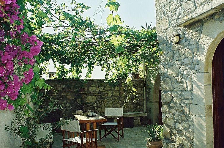 Vakantiehuis in Douliana mit Großem Balkon