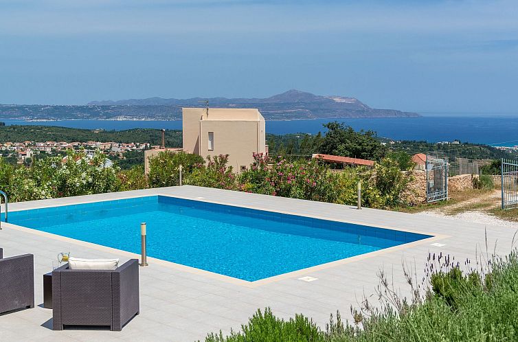 Vakantiehuis Villa mit Pool für bis zu 8 Personen. Meerblic