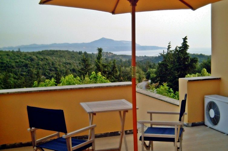 Appartement mit Terrasse und Balkon