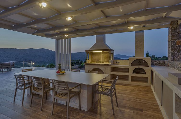 Vakantiehuis Villa mit Grillplatz und privatem beheiztem Poo