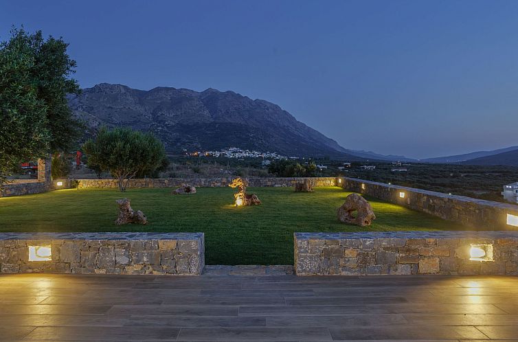 Vakantiehuis Villa mit Grillplatz und privatem beheiztem Poo
