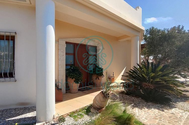 Vrijstaande woning in Makrigialos