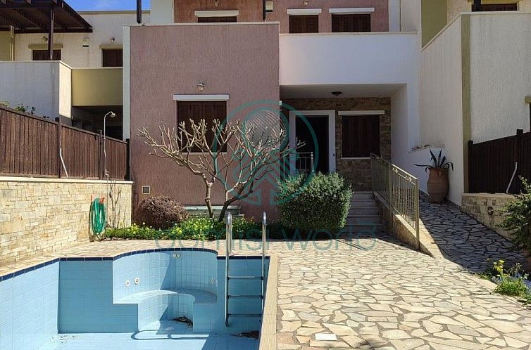 Geschakelde woning in Makrigialos