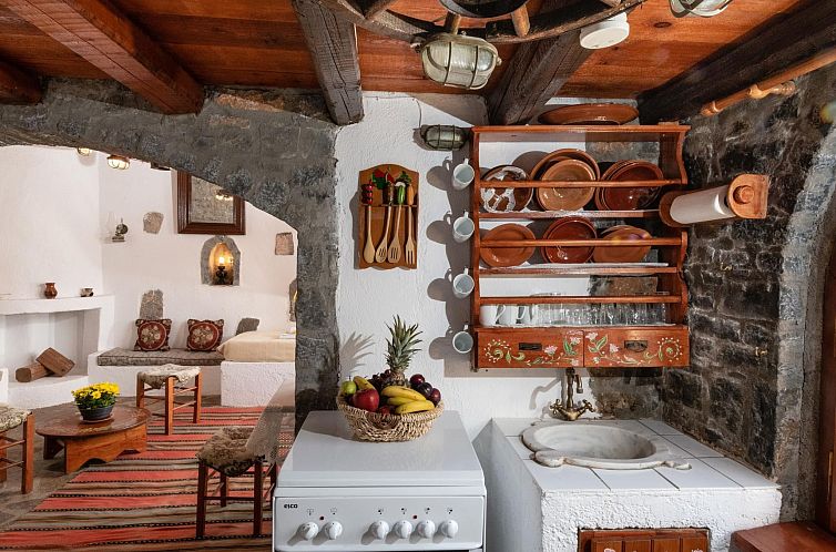 Guest house 06224513 - Holiday property Crete - Vakantiehuis Authentisches kretisches Steinhaus Clio mit Aus