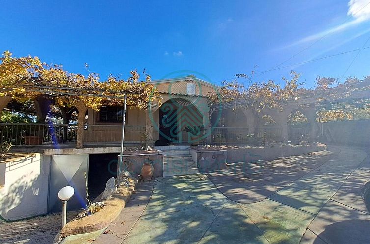 Vrijstaande woning in Chromonastiri