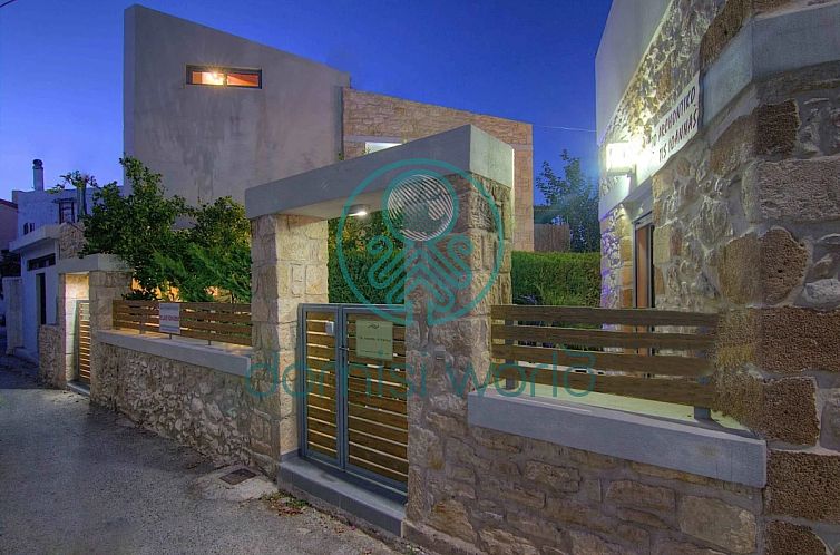 Geschakelde woning in Pigi