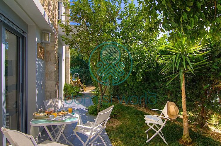 Geschakelde woning in Pigi