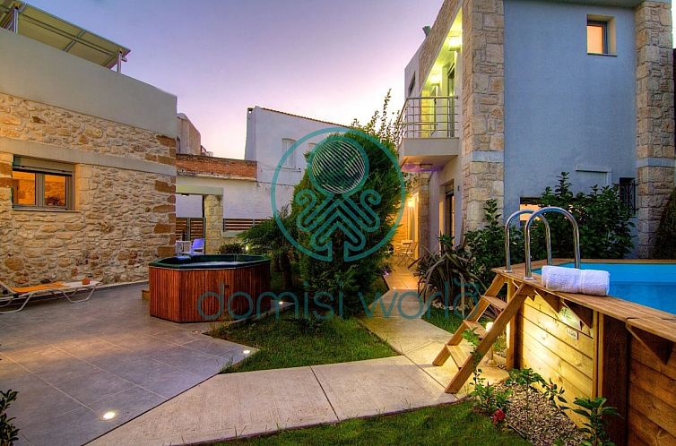 Geschakelde woning in Pigi