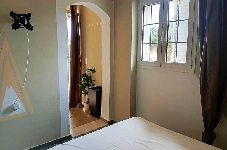 Geschakelde woning in Analipsi