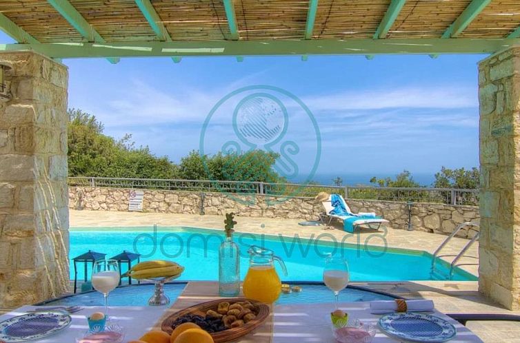 Vrijstaande woning in Agia Triada