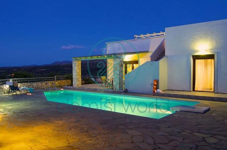 Vrijstaande woning in Agia Triada