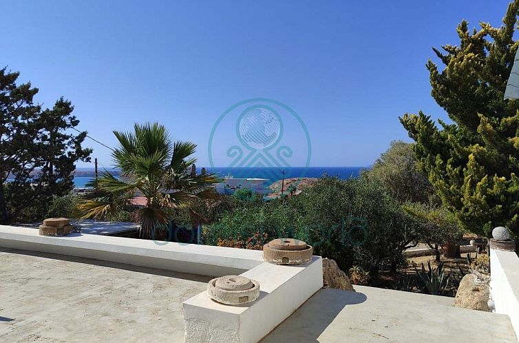 Geschakelde woning in Karteros